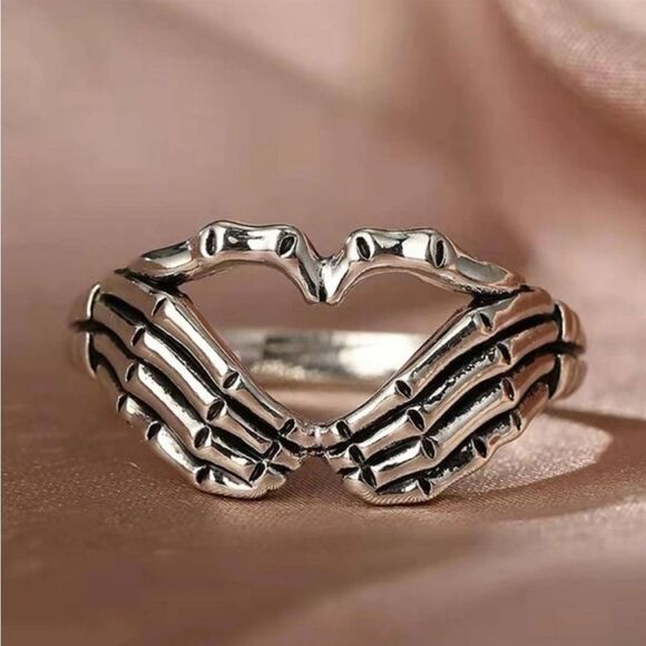 Silver Skeleton Hands Ring - Picture 1 of 2